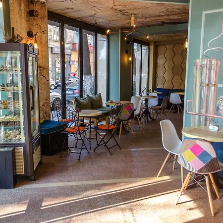 Volo Hotel Bucareste