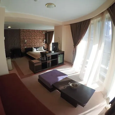 Volo Hotel Bucareste