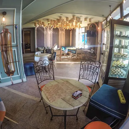 Volo Готель Бухарест